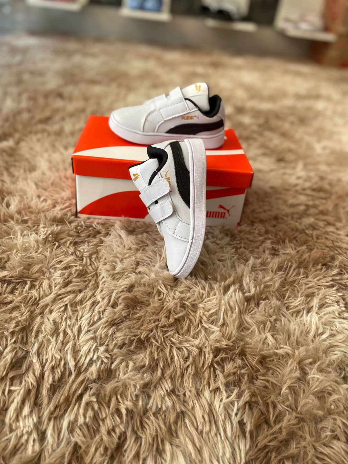 Puma infantil preto branco com velcro