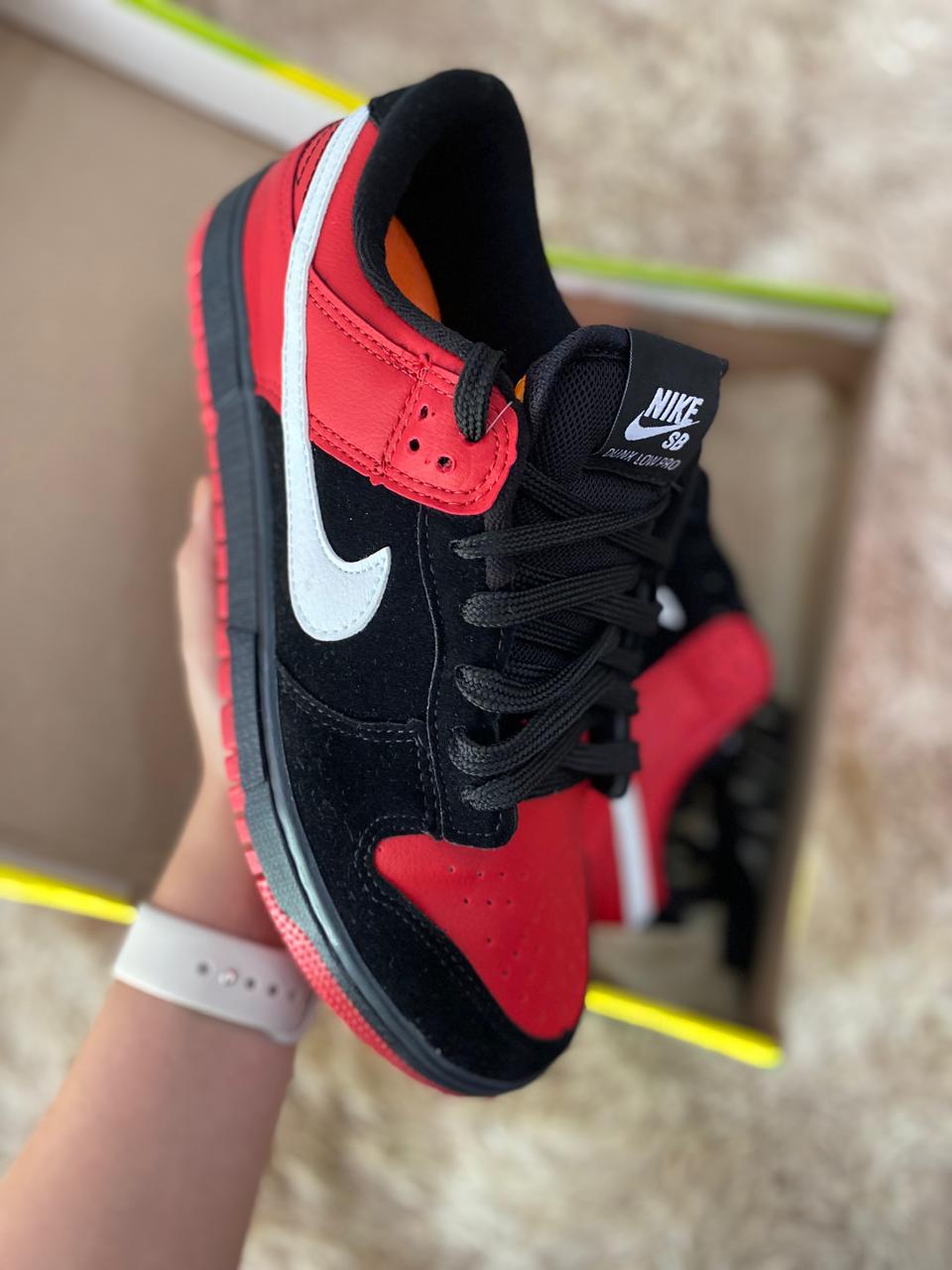 Nike dunk preto vermelho
