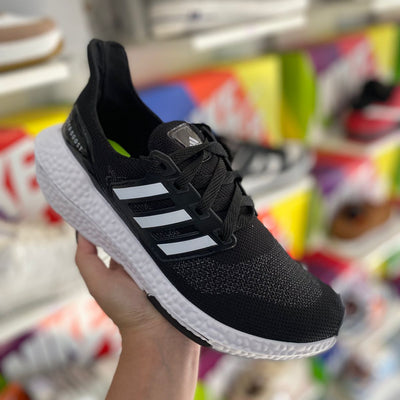 Adidas Ultraboost preto branco