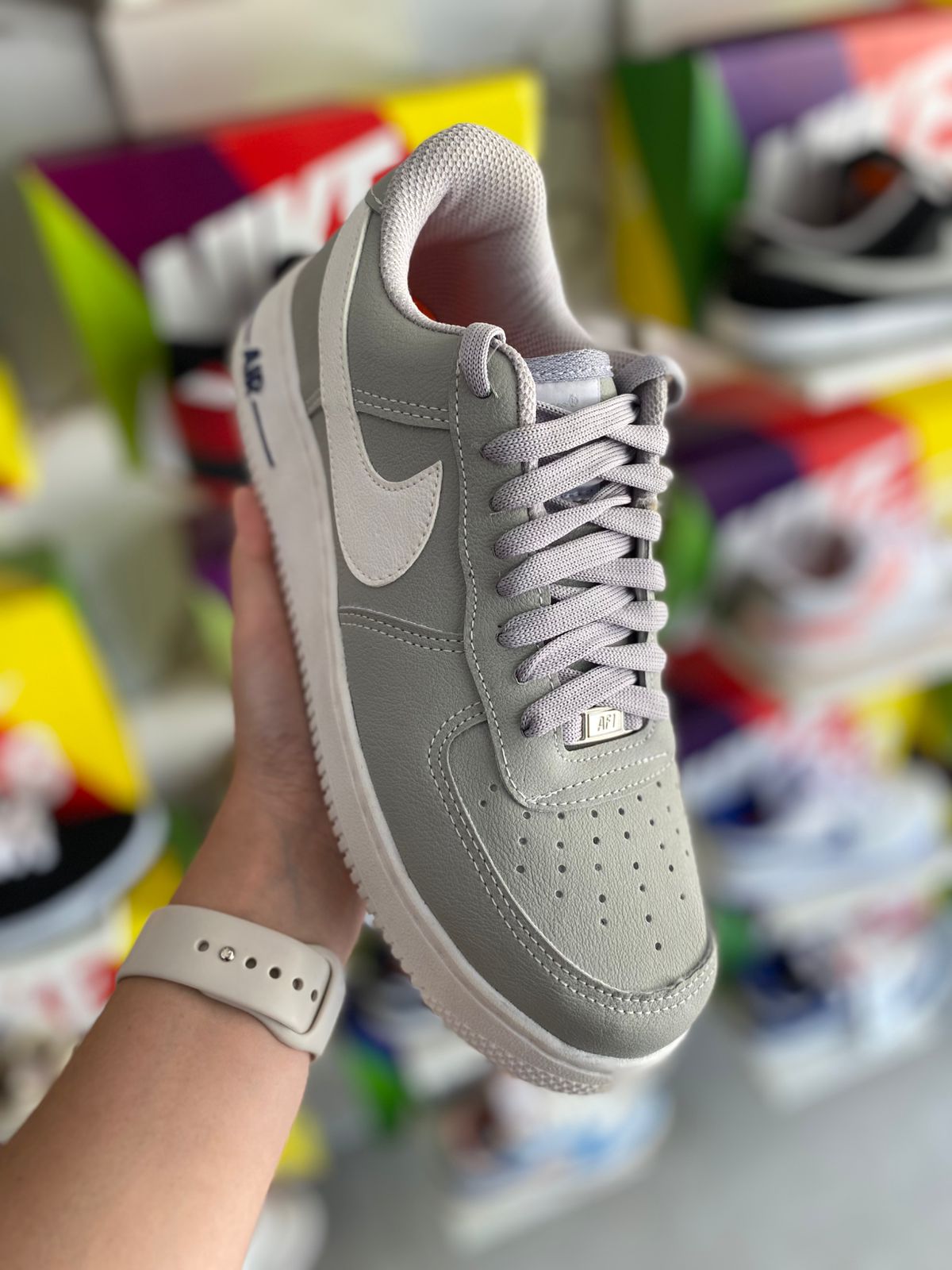 Air force cinza branco