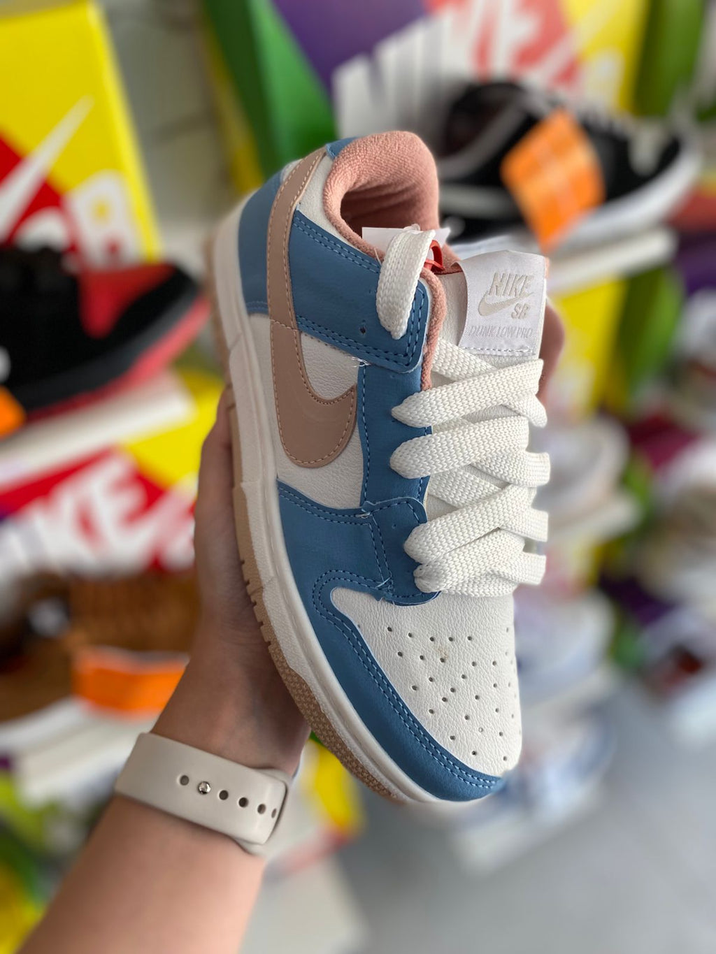 Nike dunk azul + rosa bebê