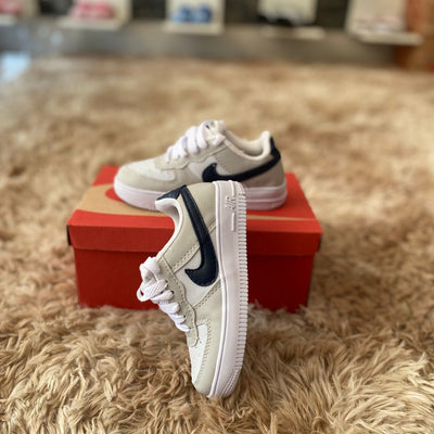 Tenis infantil nike air force branco cinza