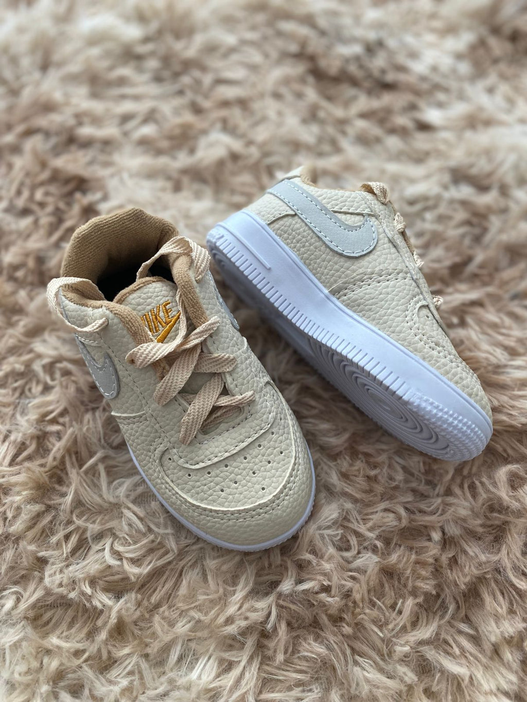 Nike air bege infantil