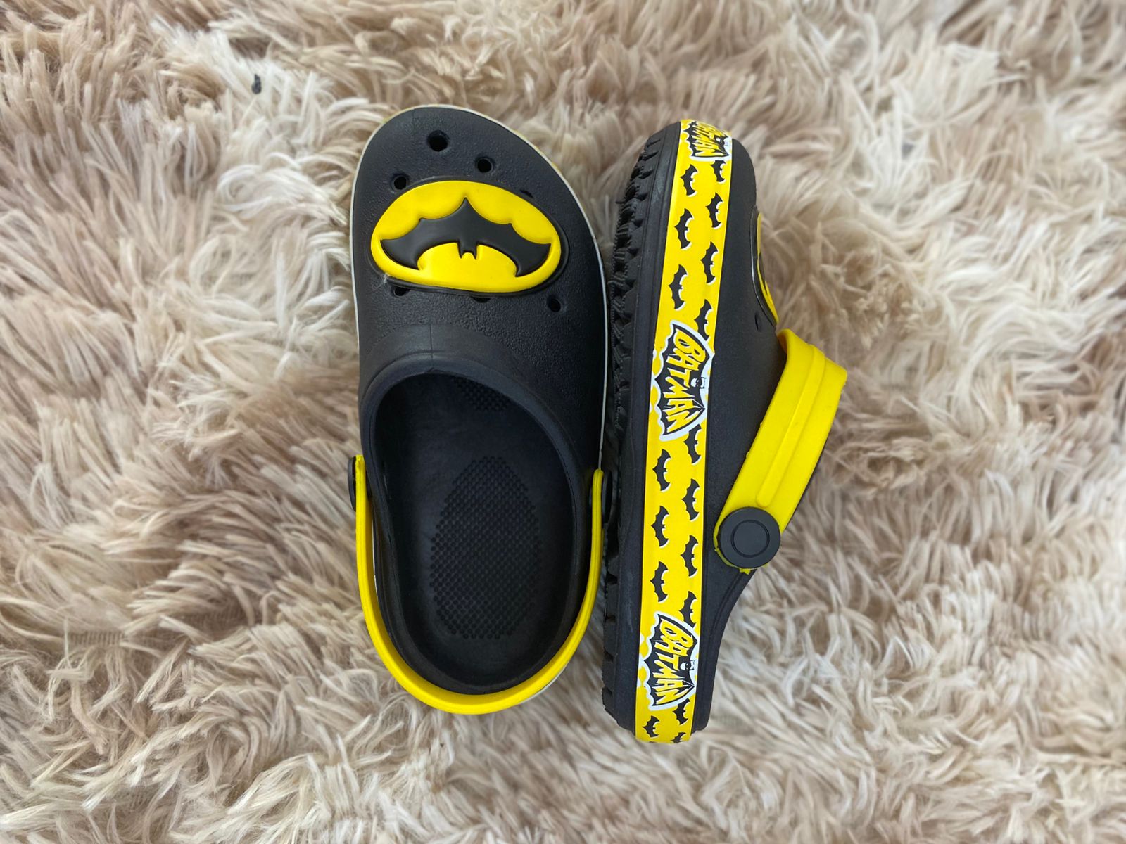Crocs infantil batman preto amarela
