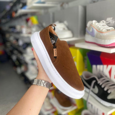 Boss marrom sem cadarço