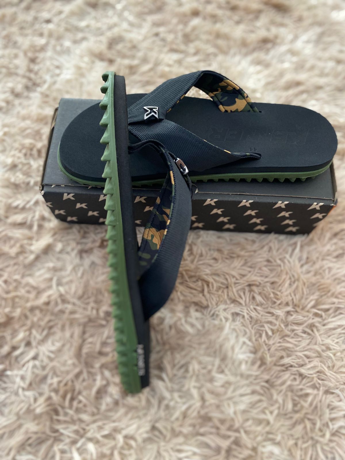 Sandália kenner preto verde militar