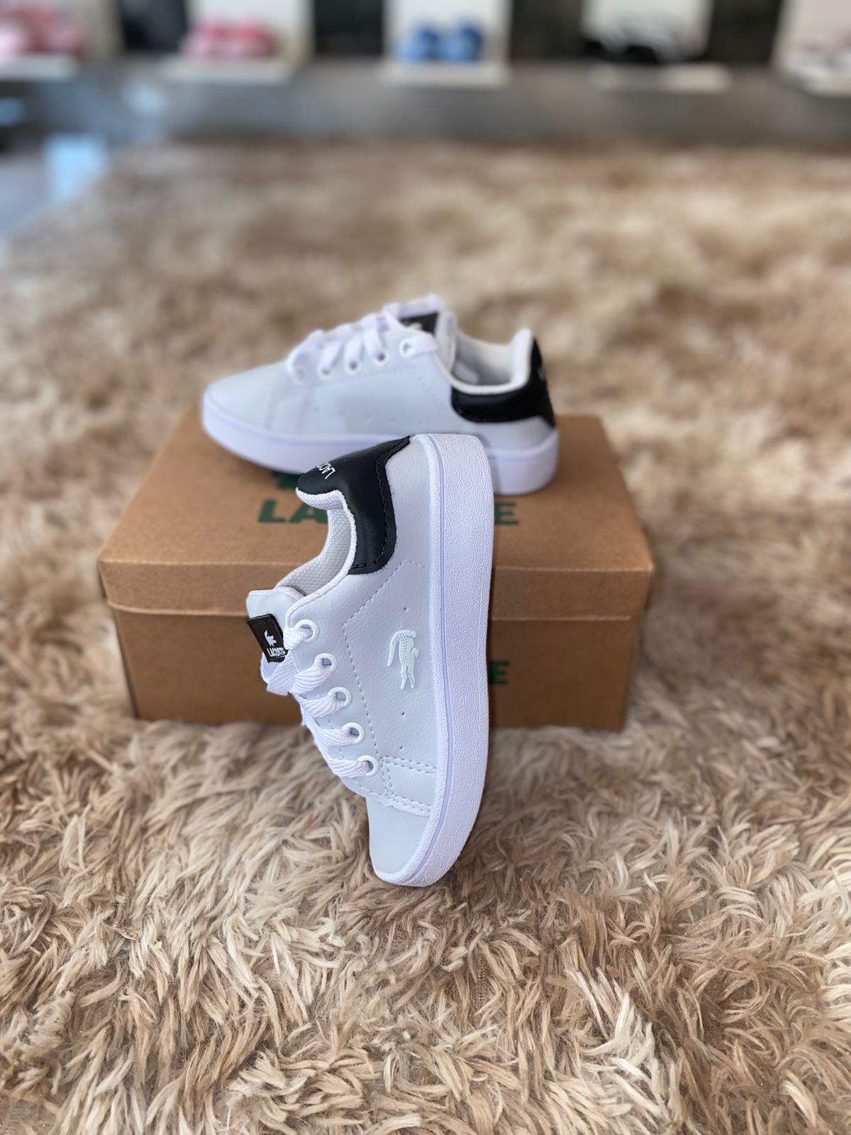 Tênis infantil lacoste branco preto