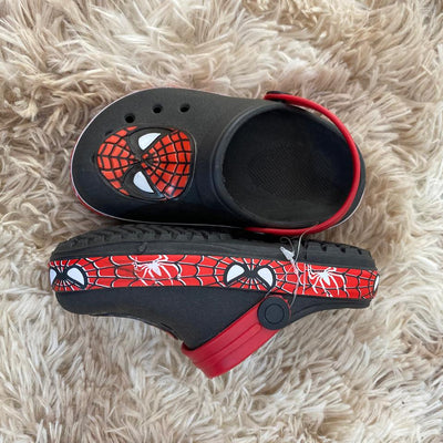 crocs infantil homem aranha preto vermelho